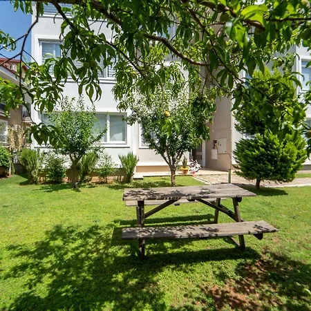 Splendid Flat Close To The Beach With Balcony And Shared Backyard In Fethiye