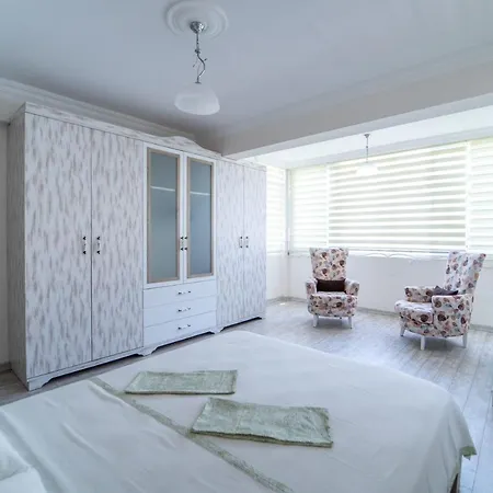 Splendid Flat Close To The Beach With Balcony And Shared Backyard In Fethiye Appartement *