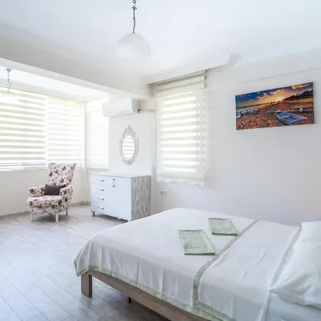 Splendid Flat Close To The Beach With Balcony And Shared Backyard In Fethiye Appartement Fethiye