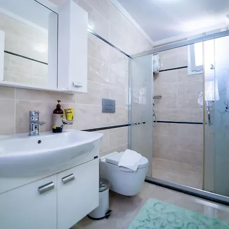 Splendid Flat Close To The Beach With Balcony And Shared Backyard In Fethiye Appartement *