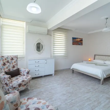 Splendid Flat Close To The Beach With Balcony And Shared Backyard In Fethiye *